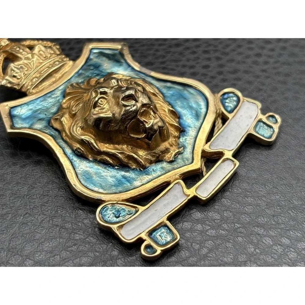 Vintage Accessocraft NYC Lion Shield Brooch Gold Tone Blue Enamel Leo Zodiac
